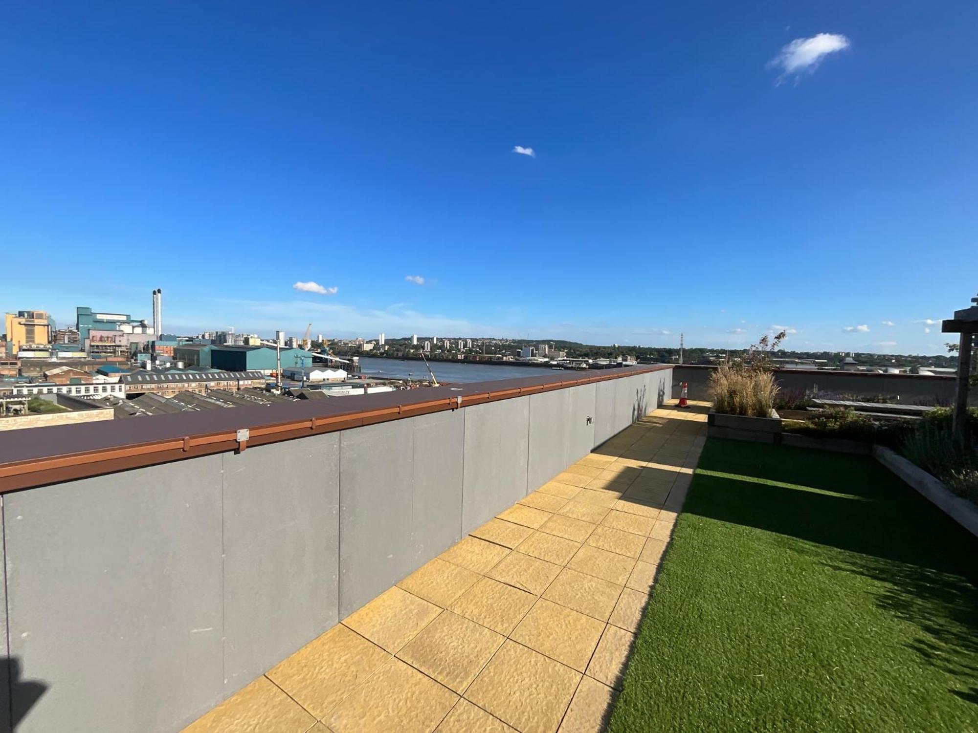 Deluxe Double Bed In Shared Apt Near Canary Wharf, City Airport & O2 Arena With Thames View Londýn Exteriér fotografie